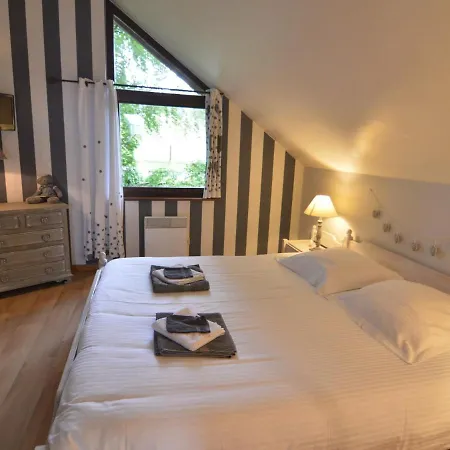 Dağ evi Chalet With Views & Fireplace Malmedy