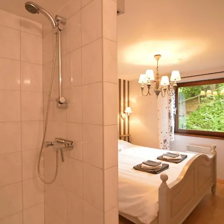 Dağ evi Chalet With Views & Fireplace Malmedy